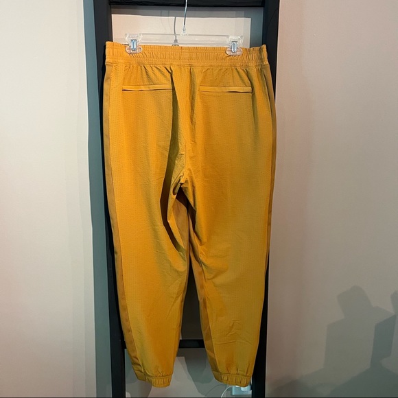 Athleta Pants & Jumpsuits Athlete Textured Brooklyn Jogger In